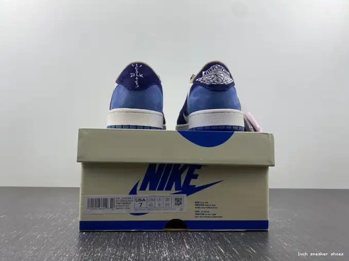 Rep LUCY TRAVIS 1 X JORDAN SCOTT CUSTOM AIR DM7866-808 0524